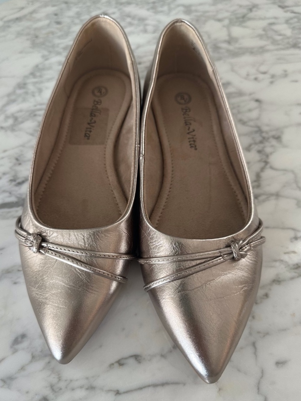 NWOB Bella Vita Metallic Champagne Leather Pointed Toe Ballet Flats 9W